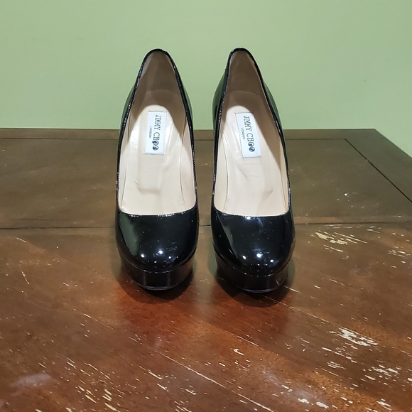 Jimmy Choo Alisa Round Toe Patent Leather Pump - Picture 5 of 7